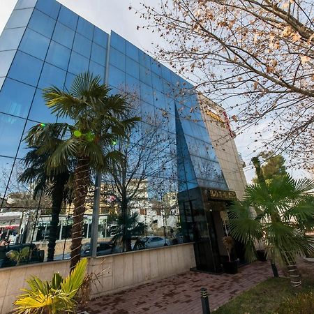 Hotel Denver Тирана Екстер'єр фото
