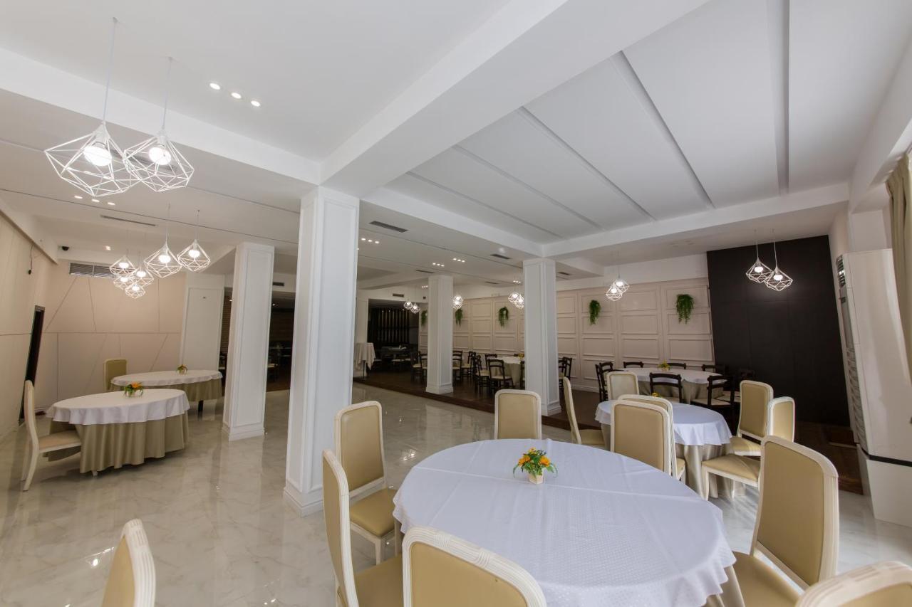 Hotel Denver Тирана Екстер'єр фото