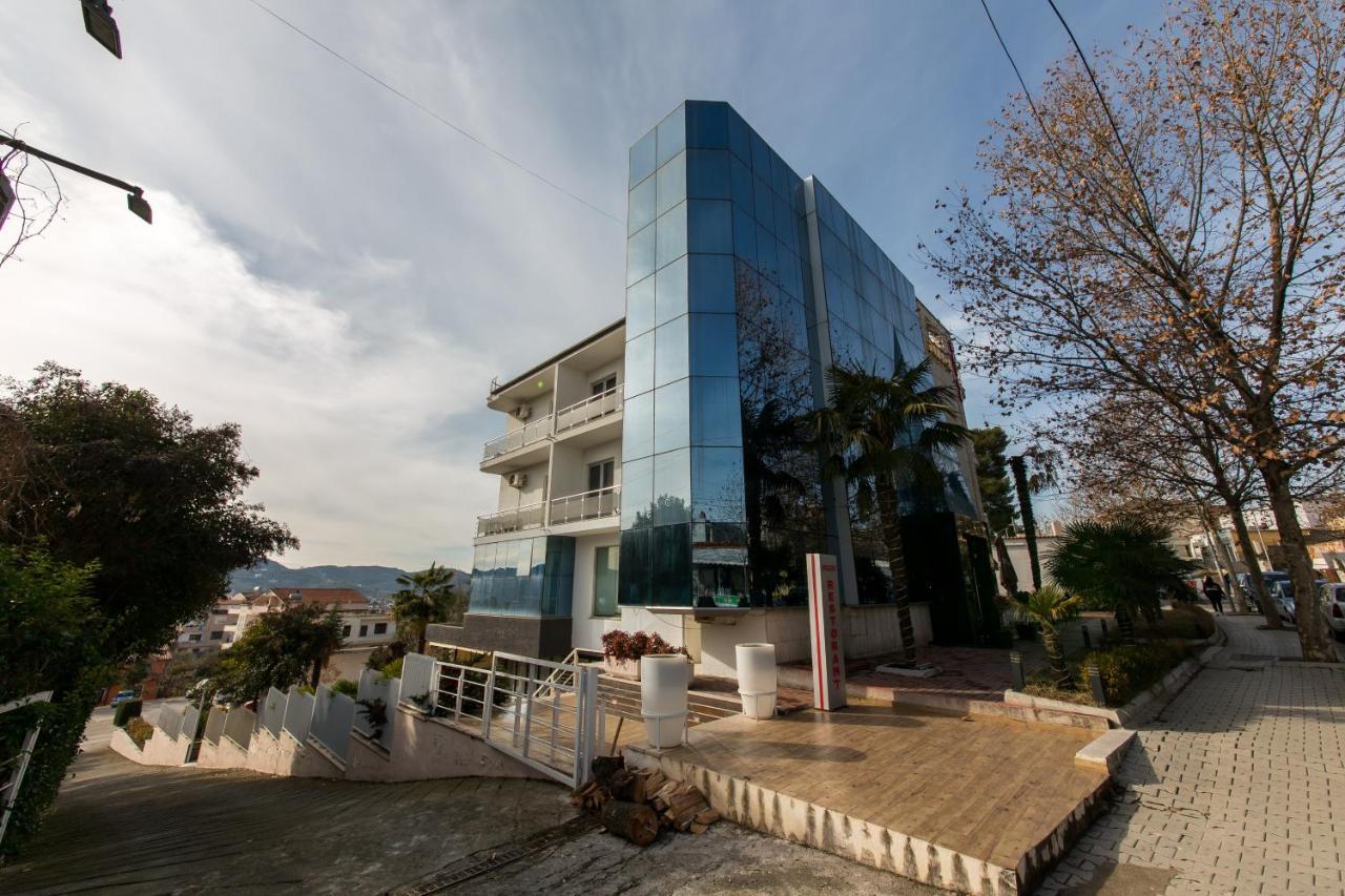 Hotel Denver Тирана Екстер'єр фото