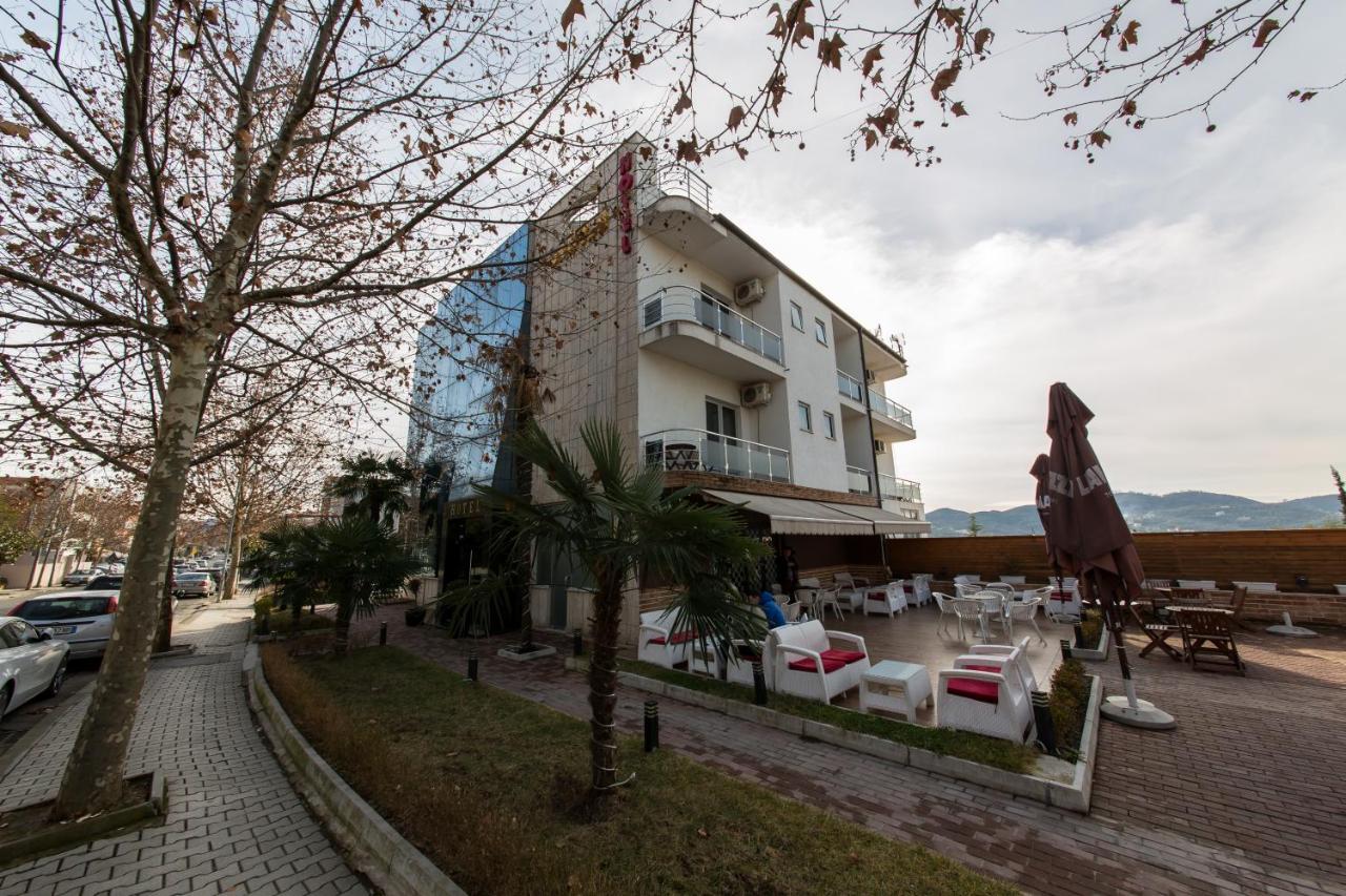 Hotel Denver Тирана Екстер'єр фото